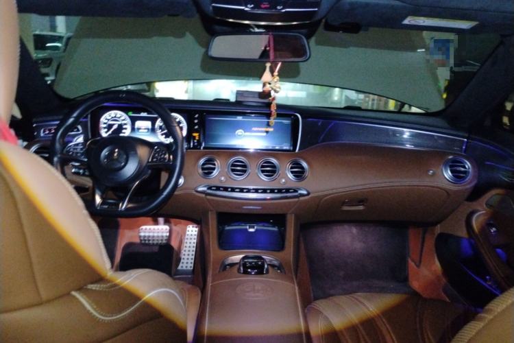 Used Mercedes-Benz S-Class AMG 2015 AMG S 63 4MATIC Coupe Center Console