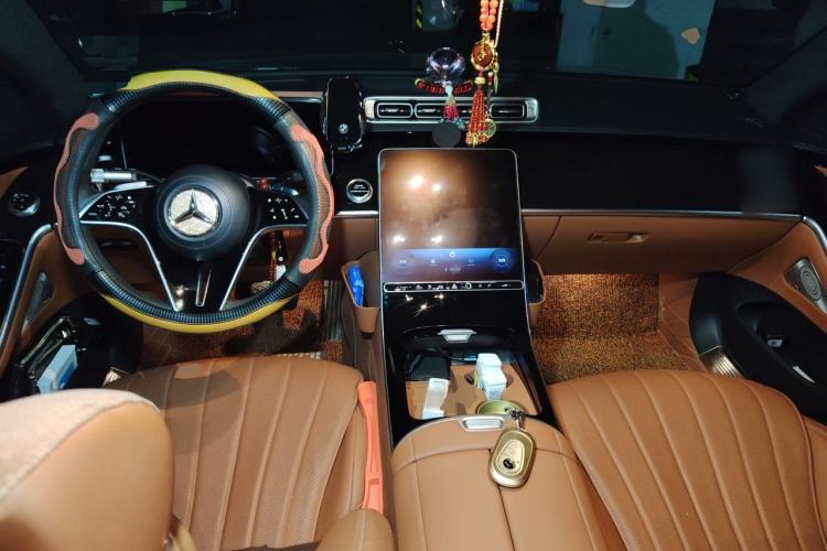 Used Mercedes-Benz S-Class New Energy 2023 S 450 e L Plug-in Hybrid Sedan Center Console