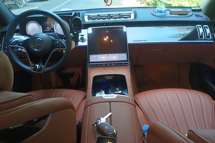 Used Mercedes-Benz S-Class New Energy 2023 S 450 e L Plug-in Hybrid Sedan Center Console