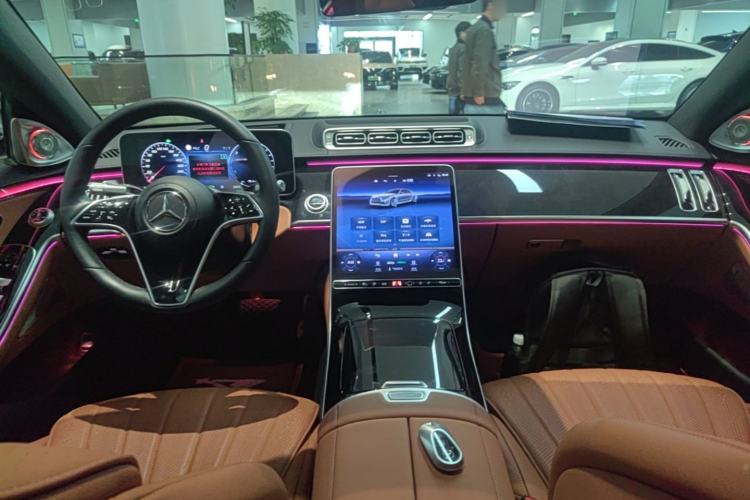 Used Mercedes-Benz S-Class New Energy 2023 S 450 e L Plug-in Hybrid Sedan Center Console