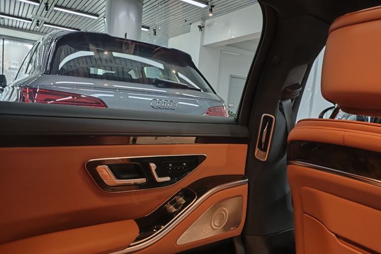 Used Mercedes-Benz S-Class New Energy 2023 S 450 e L Plug-in Hybrid Sedan Interior 4