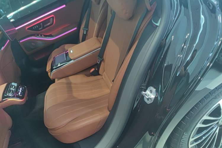 Used Mercedes-Benz S-Class New Energy 2023 S 450 e L Plug-in Hybrid Sedan Left Rear Seat