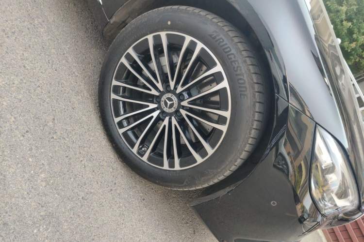 Used Mercedes-Benz S-Class New Energy 2023 Refresh S 450 e L Plug-in Hybrid Sedan Right Front Wheel Hub