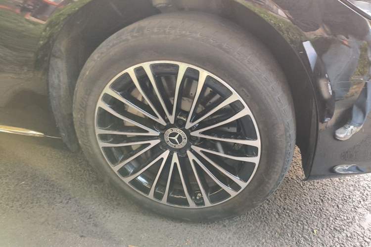 Used Mercedes-Benz S-Class New Energy 2023 S 450 e L Plug-in Hybrid Sedan Right Front Wheel Hub