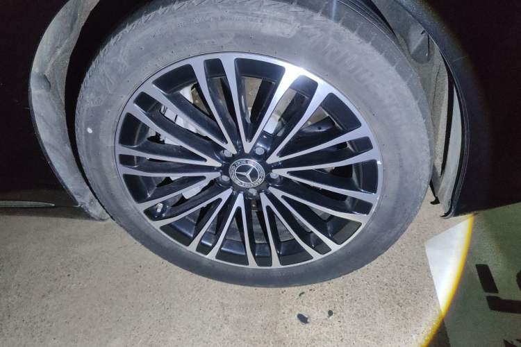 Used Mercedes-Benz S-Class New Energy 2023 S 450 e L Plug-in Hybrid Sedan Right Front Wheel Hub
