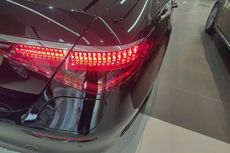 Used Mercedes-Benz S-Class New Energy 2023 S 450 e L Plug-in Hybrid Sedan Right Rear Taillight