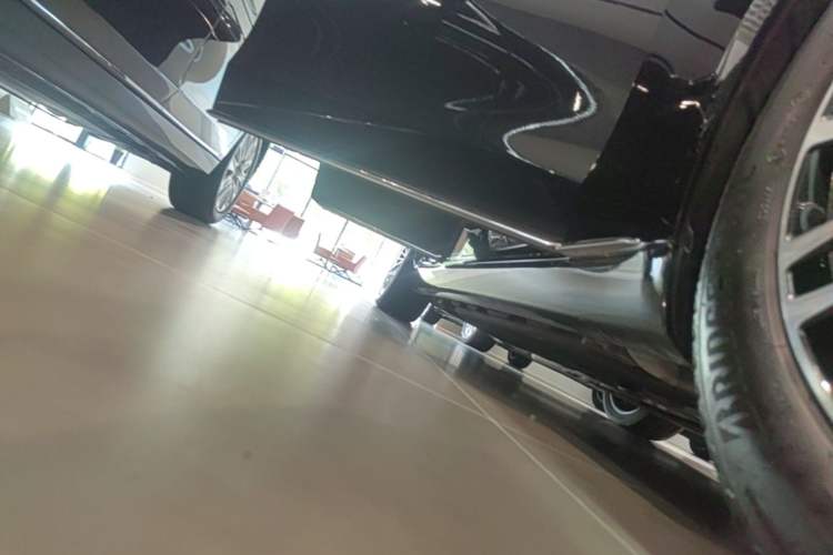 Used Mercedes-Benz S-Class New Energy 2023 S 450 e L Plug-in Hybrid Sedan Right Side Sill