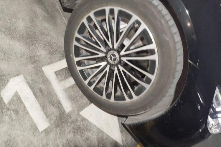 Used Mercedes-Benz S-Class New Energy 2024 S 450 e L Plug-in Hybrid Sedan Right Front Wheel Hub