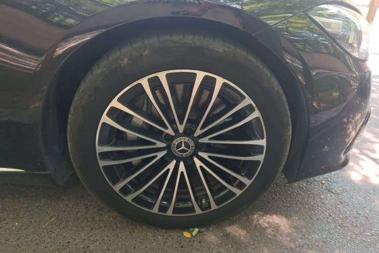 Used Mercedes-Benz S-Class New Energy 2024 S 450 e L Plug-in Hybrid Sedan Right Front Wheel Hub
