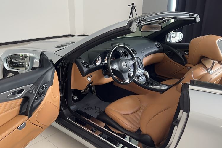 Used Mercedes-Benz SL-Class 2010 SL 350 Interior 1