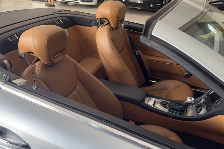 Used Mercedes-Benz SL-Class 2010 SL 350 Interior 4