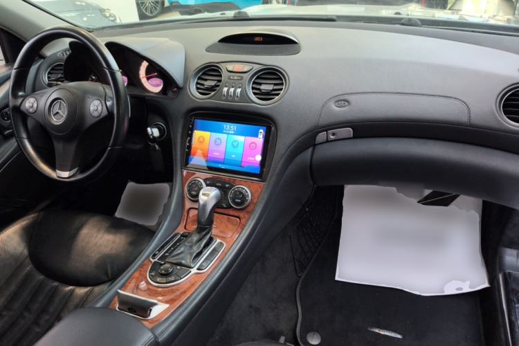 Used Mercedes-Benz SL-Class 2011 SL 350 Grand Edition Center Console