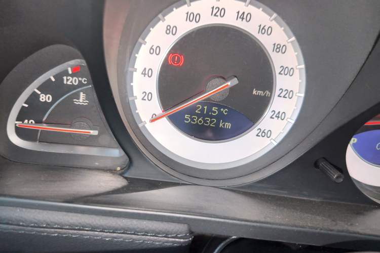 Used Mercedes-Benz SL-Class 2011 SL 350 Grand Edition Odometer Close Up