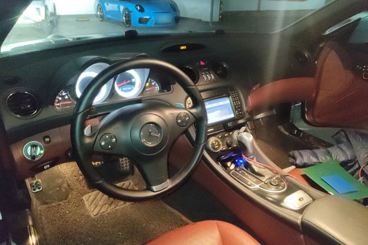 Used Mercedes-Benz SL-Class 2011 SL 350 Grand Edition Center Console