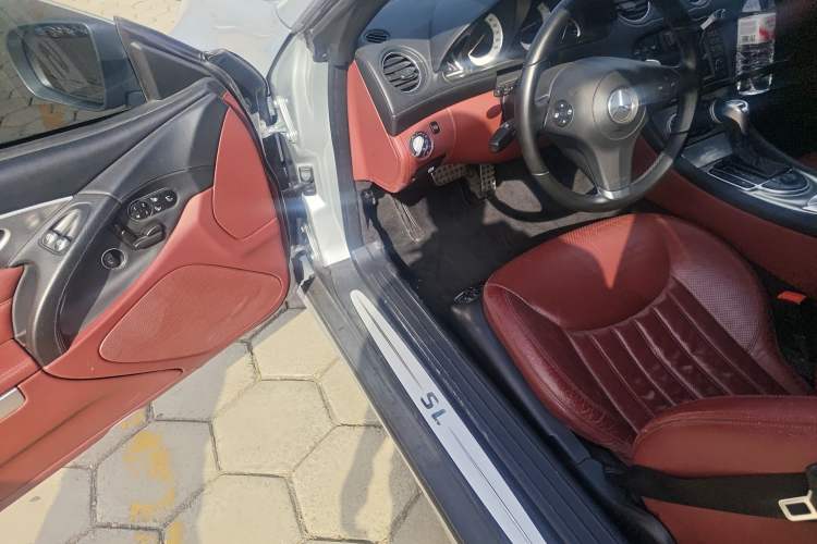 Used Mercedes-Benz SL-Class 2011 SL 300 Grand Edition Driver Seat