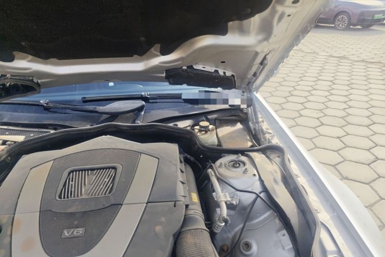 Used Mercedes-Benz SL-Class 2011 SL 300 Grand Edition Engine Bay Left