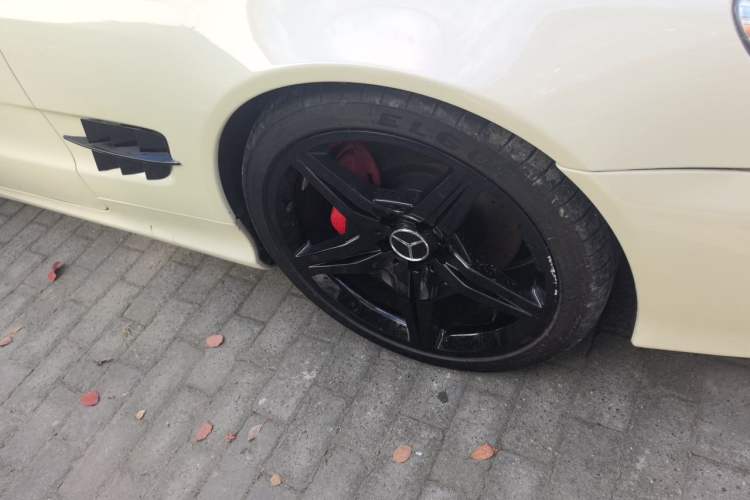 Used Mercedes-Benz SL-Class 2011 SL 300 Grand Edition Right Front Wheel Hub