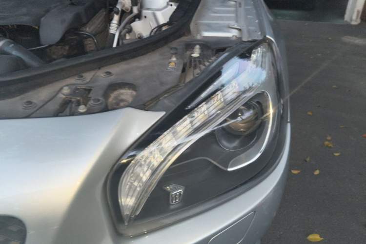 Used Mercedes-Benz SL-Class 2013 SL 350 Fashion Model Engine Bay Left