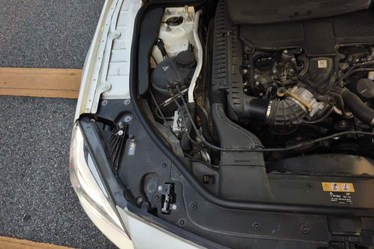 Used Mercedes-Benz SL-Class 2013 SL 350 Fashion Model Engine Bay Right