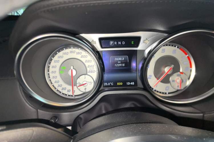 Used Mercedes-Benz SL-Class 2013 SL 350 Fashion Model Instrument Cluster