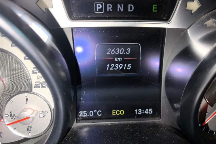 Used Mercedes-Benz SL-Class 2013 SL 350 Fashion Model Odometer Close Up