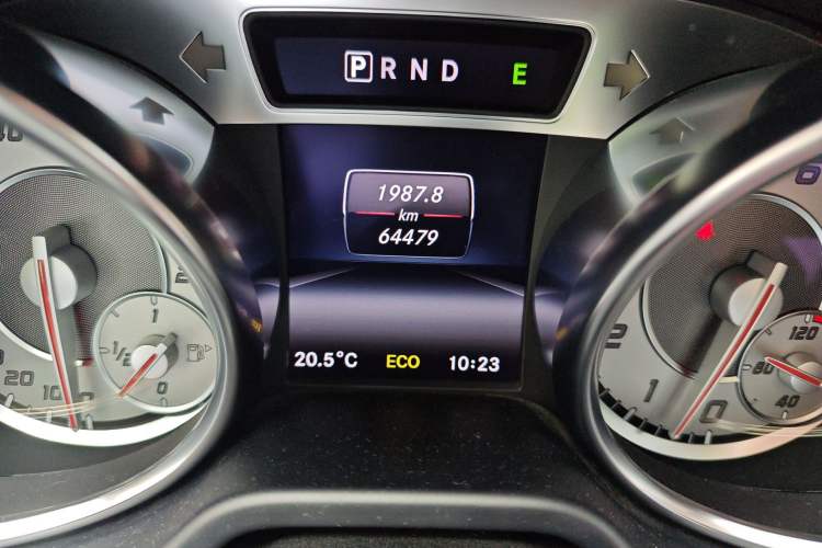 Used Mercedes-Benz SL-Class 2013 SL 350 Fashion Model Odometer Close Up