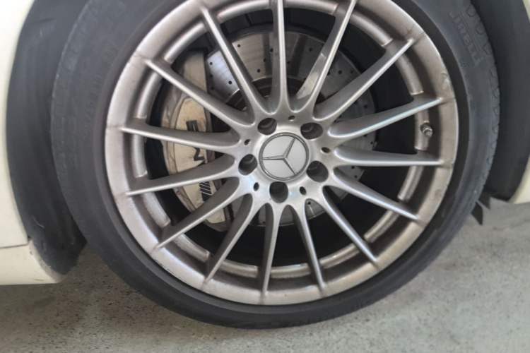 Used Mercedes-Benz SL-Class 2013 SL 350 Fashion Model Right Front Wheel Hub