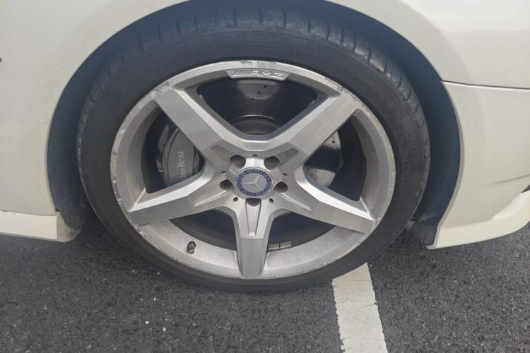 Used Mercedes-Benz SL-Class 2013 SL 350 Luxury Sports Model Right Front Wheel Hub
