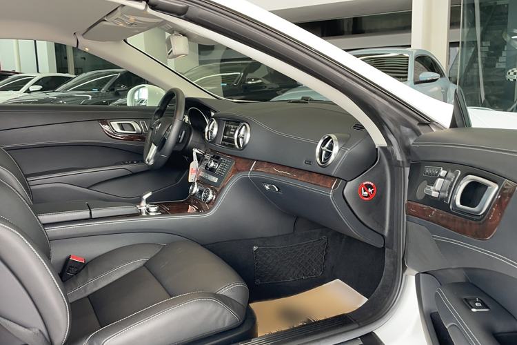 Used Mercedes-Benz SL-Class 2016 SL 400 Fashion Model Interior 2