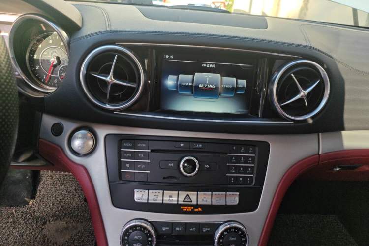 Used Mercedes-Benz SL-Class 2017 SL 400 Audio And AC Panel