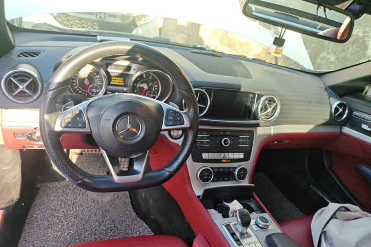 Used Mercedes-Benz SL-Class 2017 SL 400 Center Console