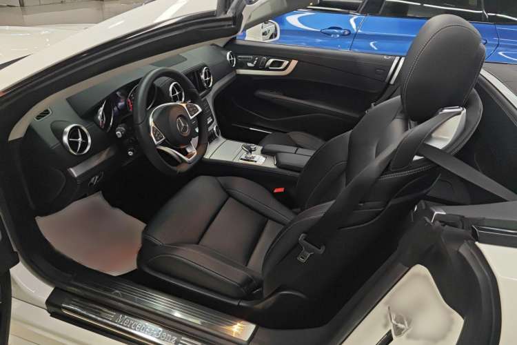 Used Mercedes-Benz SL-Class 2017 SL 400 Interior 1