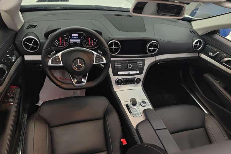 Used Mercedes-Benz SL-Class 2017 SL 400 Interior 3