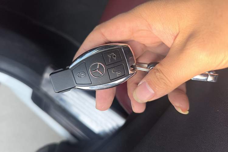 Used Mercedes-Benz SL-Class 2017 SL 400 Vehicle Key