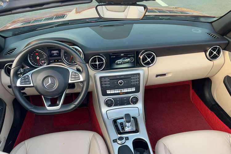 Used Mercedes-Benz SLC 2016 SLC 200 Dynamic Edition Center Console