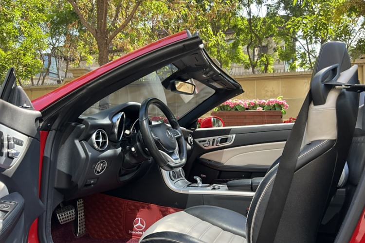 Used Mercedes-Benz SLC 2016 SLC 200 Fashion Model Interior 1