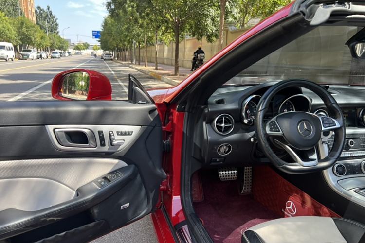Used Mercedes-Benz SLC 2016 SLC 200 Fashion Model Interior 2