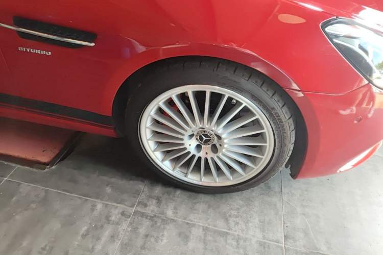 Used Mercedes-Benz SLC 2016 SLC 200 Fashion Model Right Front Wheel Hub