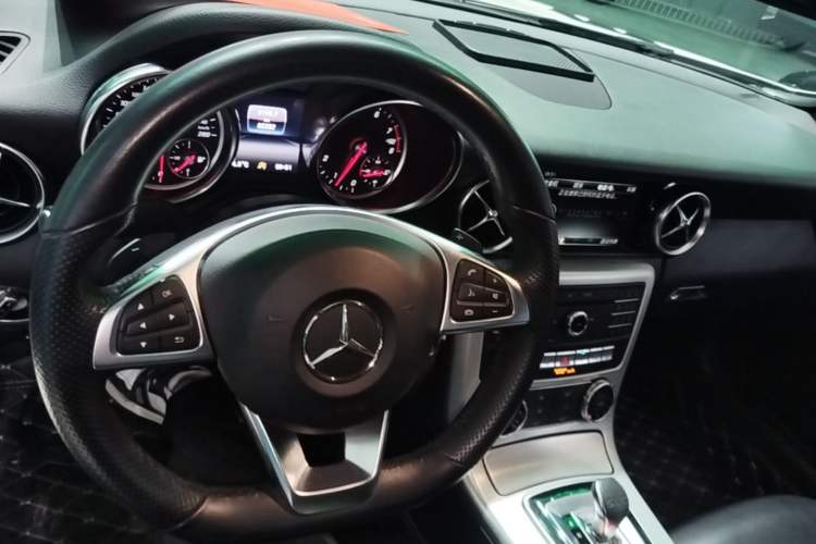 Used Mercedes-Benz SLC 2016 SLC 200 Dynamic Edition Center Console
