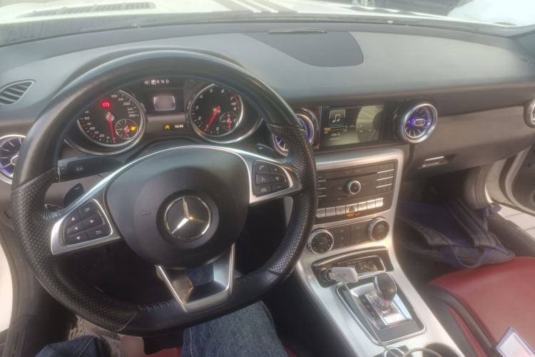 Used Mercedes-Benz SLC 2016 SLC 200 Dynamic Edition Interior 2