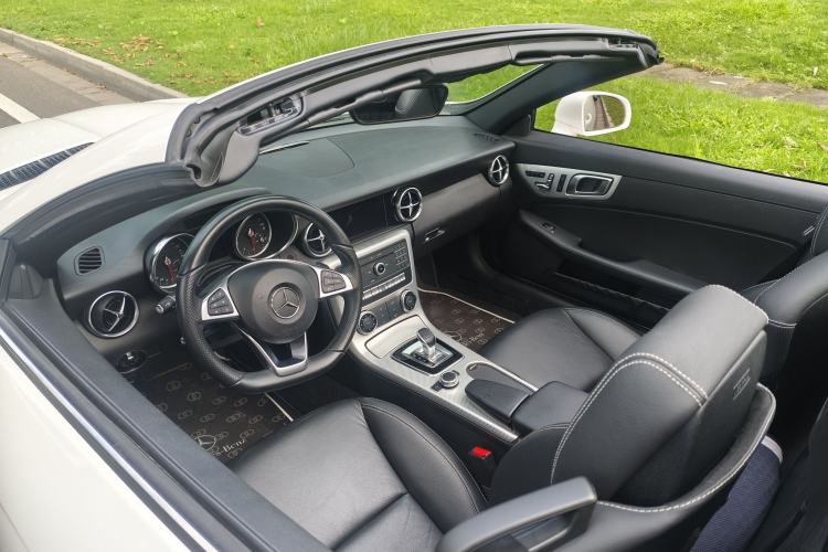 Used Mercedes-Benz SLC 2016 SLC 200 Dynamic Edition Interior 5