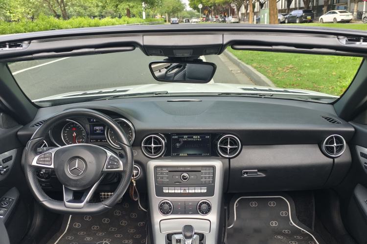 Used Mercedes-Benz SLC 2016 SLC 200 Dynamic Edition Interior 8