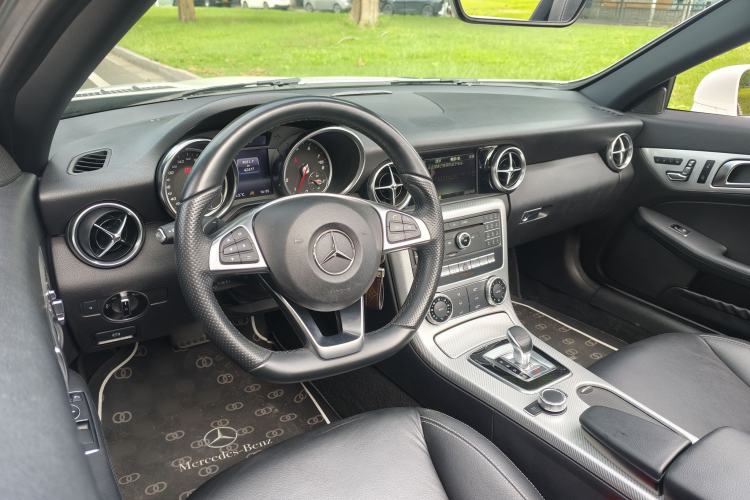 Used Mercedes-Benz SLC 2016 SLC 200 Dynamic Edition Interior 9