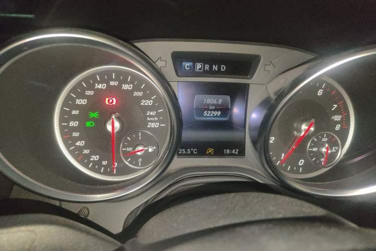 Used Mercedes-Benz SLC 2016 SLC 200 Fashion Model Odometer Close Up