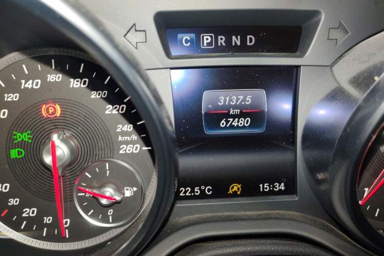 Used Mercedes-Benz SLC 2016 SLC 200 Dynamic Edition Odometer Close Up