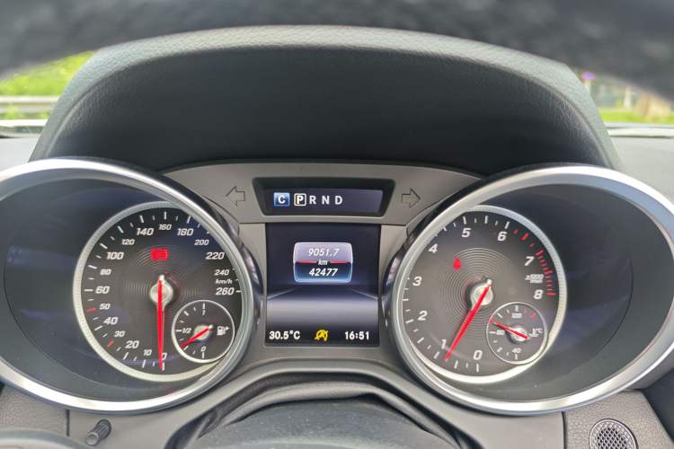 Used Mercedes-Benz SLC 2016 SLC 200 Dynamic Edition Odometer Close Up