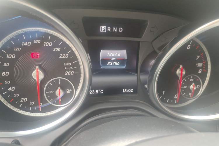Used Mercedes-Benz SLC 2016 SLC 200 Fashion Model Odometer Close Up