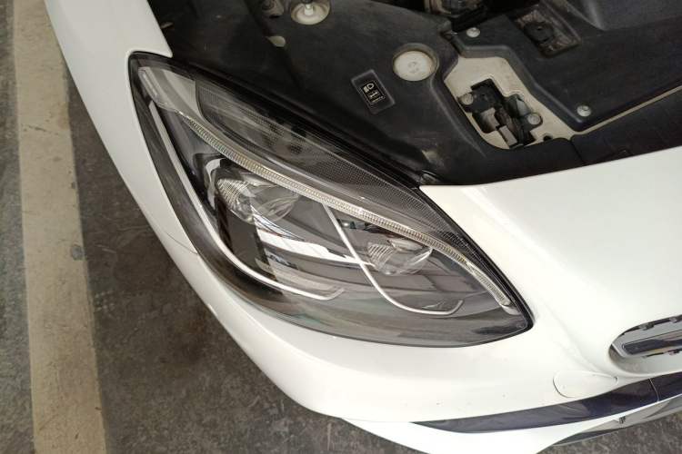 Used Mercedes-Benz SLC 2016 SLC 200 Fashion Model Right Front Headlight