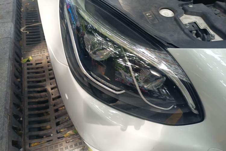 Used Mercedes-Benz SLC 2016 SLC 200 Fashion Model Right Front Headlight