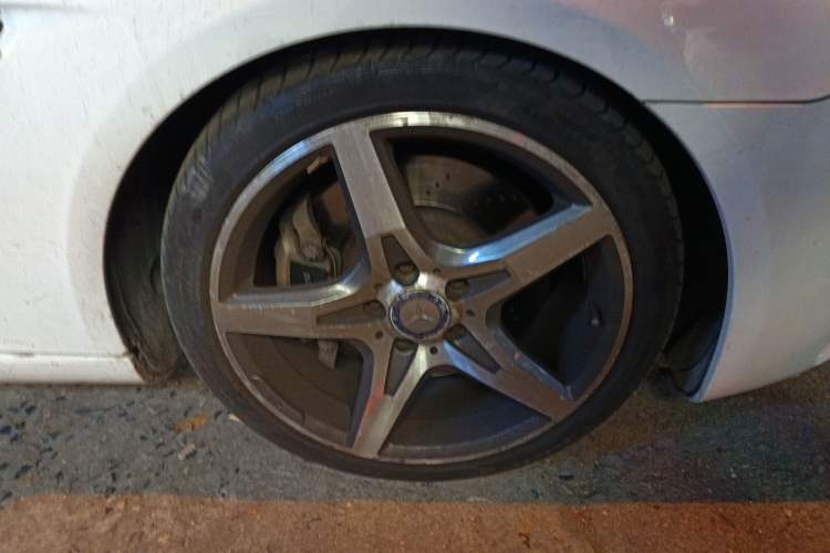 Used Mercedes-Benz SLC 2016 SLC 300 Luxury Sports Model Right Front Wheel Hub